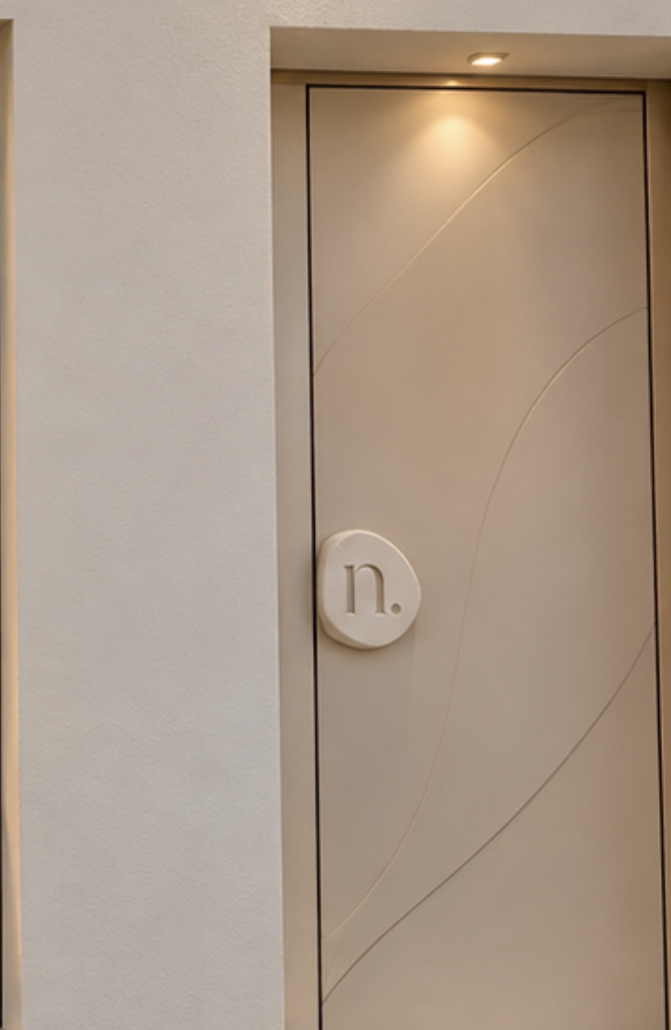 Detalle de una puerta de consultorio NALA